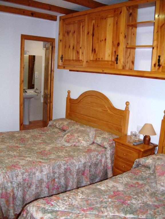 Hostal La Muntanya Castellar De N'Hug Exterior foto